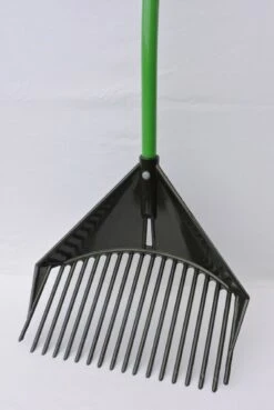 Golden Gark Multihark - Voor Harken, Scheppen En Zeven - Per Stuk – Groen 9 Golden Gark Multihark - Voor Harken, Scheppen En Zeven - Per Stuk – Groen -Tuinartikelen Winkel 803x1200